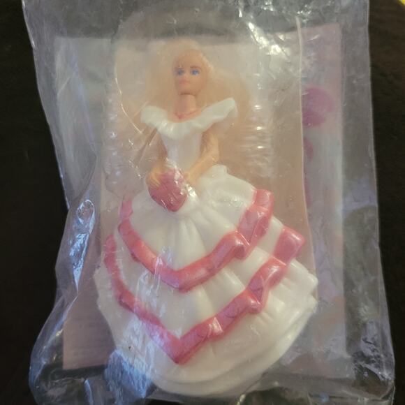 Vintage 1992 Barbie McDonalds Secret Hearts Barbie New in Package - Picture 2 of 2